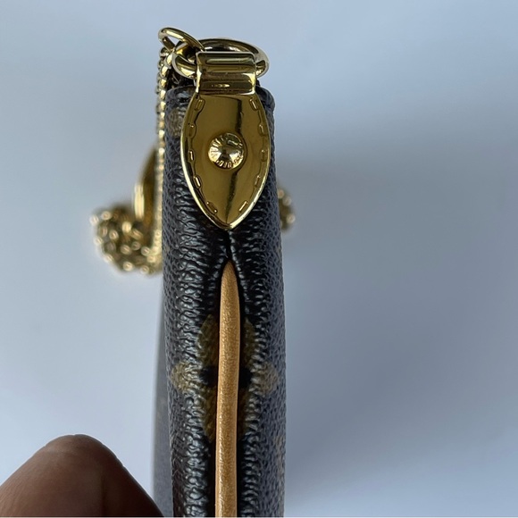 Louis Vuitton Milla clutch - Picture 3 of 13